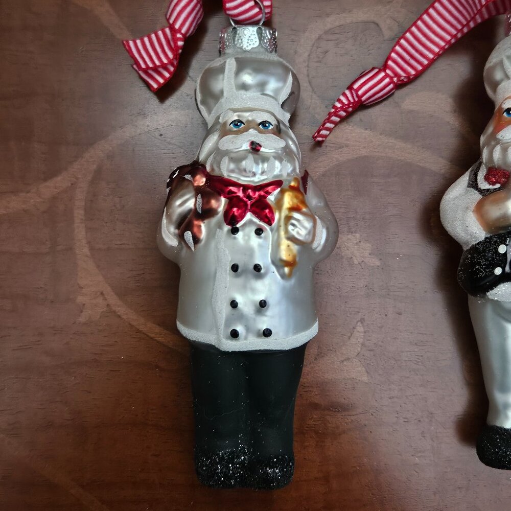 SET 2012 WILLIAMS-SONOMA SANTA CHEF COOK HAND PAINTED GLASS CHRISTMAS ORNAMENTS - Picture 3 of 13